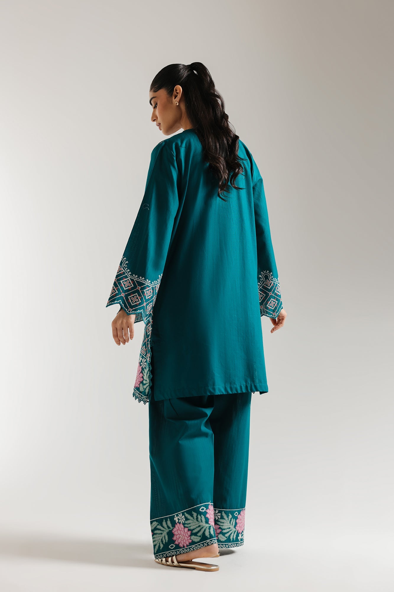 EMBROIDERED SUIT (S8E6458/102/613) - Image 3
